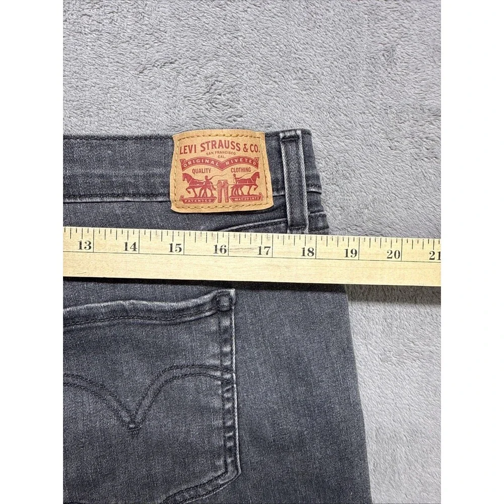 Levi's Denim Mid Length Shorts Charcoal Frayed Hem Women's Size 33